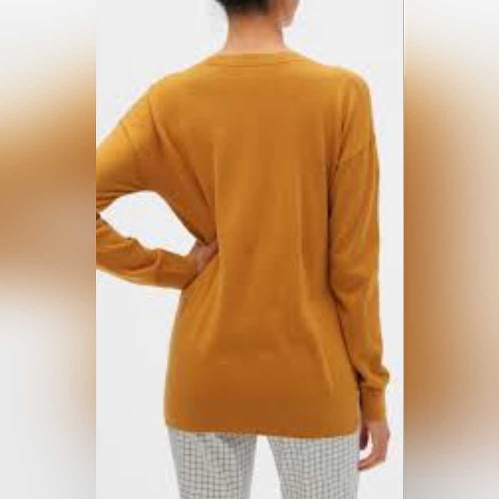 GAP Sweater Cozy Vibrant Gold Warm V-neck Relaxed Fit Long Sleeves Ribbed Knit - Picture 3 of 10